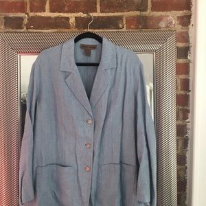 Casual women’s blazer by Jones Jeans.